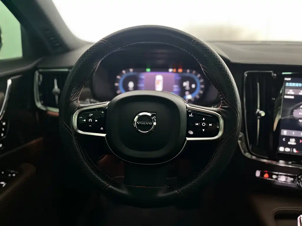 Volvo S90 2023 — фото 17