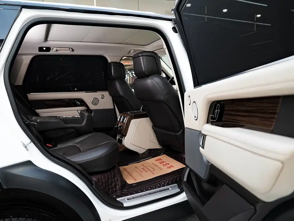 Land Rover Range Rover 2018 — фото 12