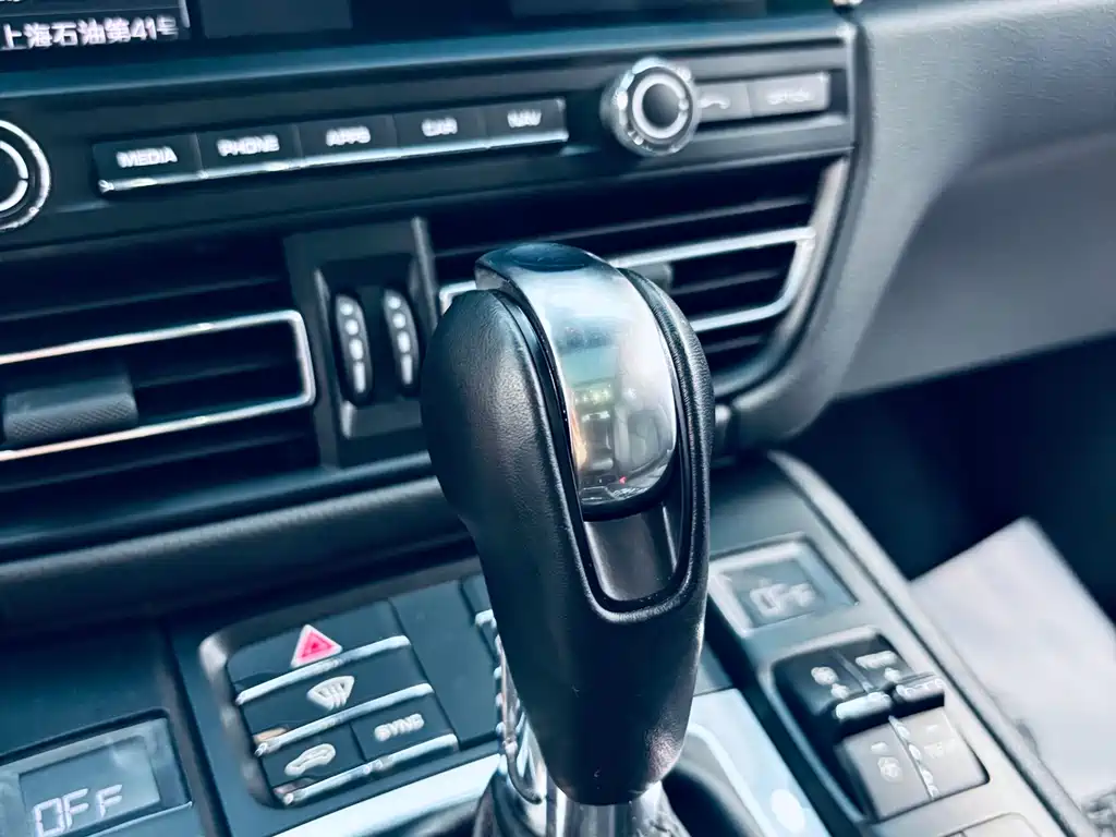 Porsche Macan 2019 — фото 9