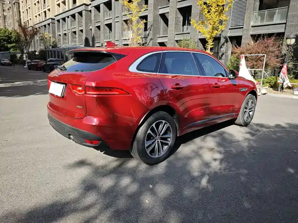 Jaguar F-PACE 2016