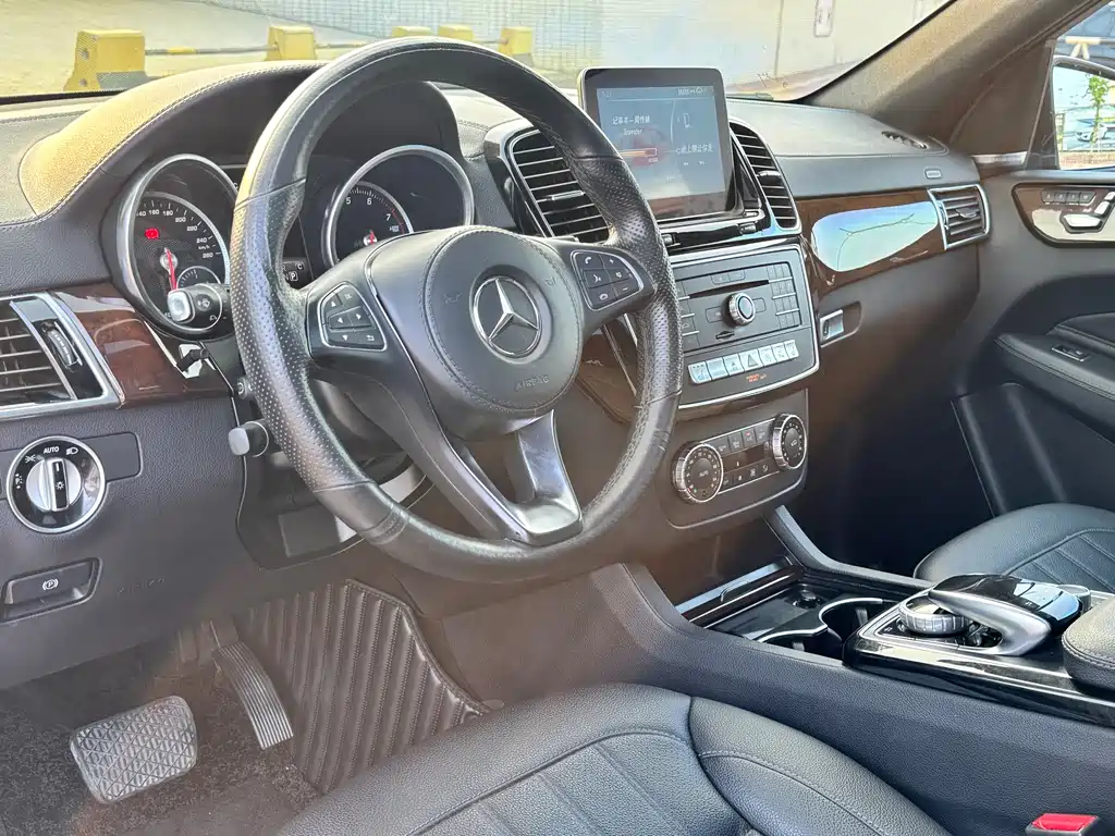 Mercedes-Benz GLS 2017 — фото 19