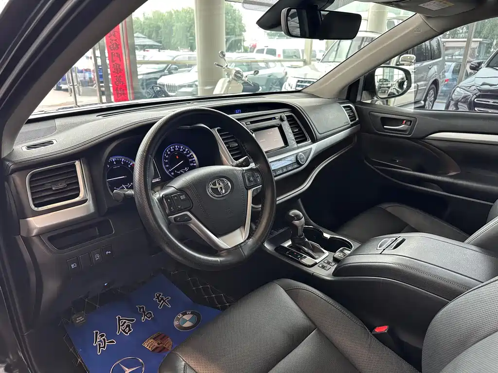 Toyota Highlander 2020 — фото 13