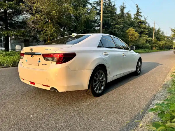 Toyota Reiz 2013