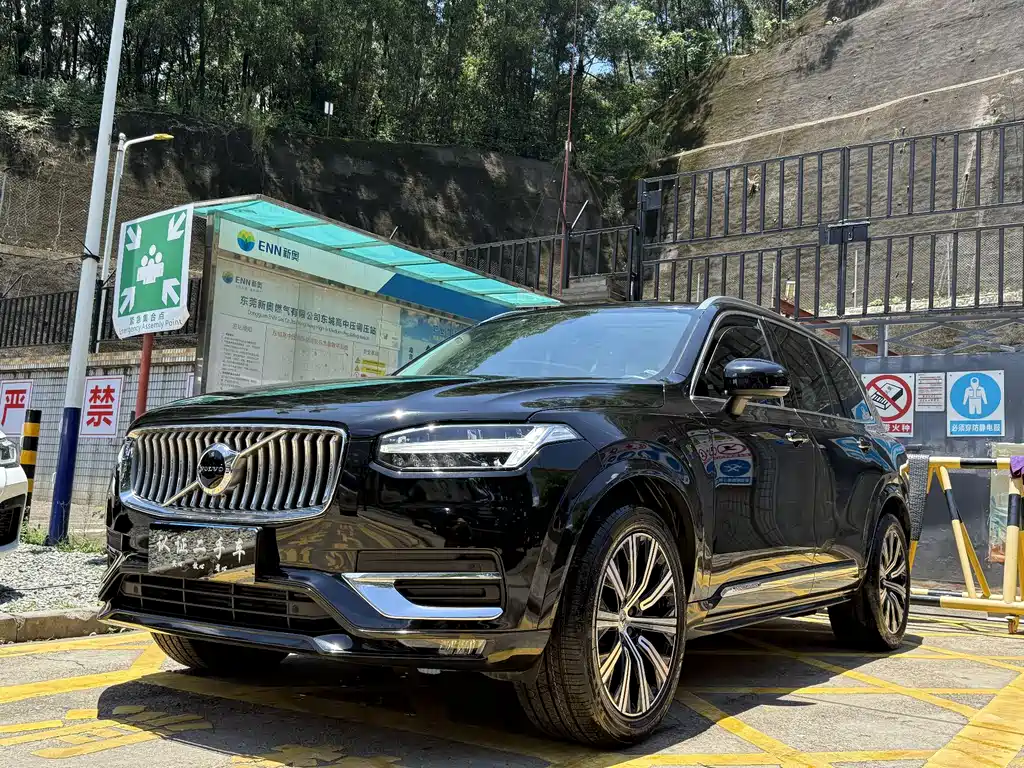 Volvo XC90 2020 — фото 1