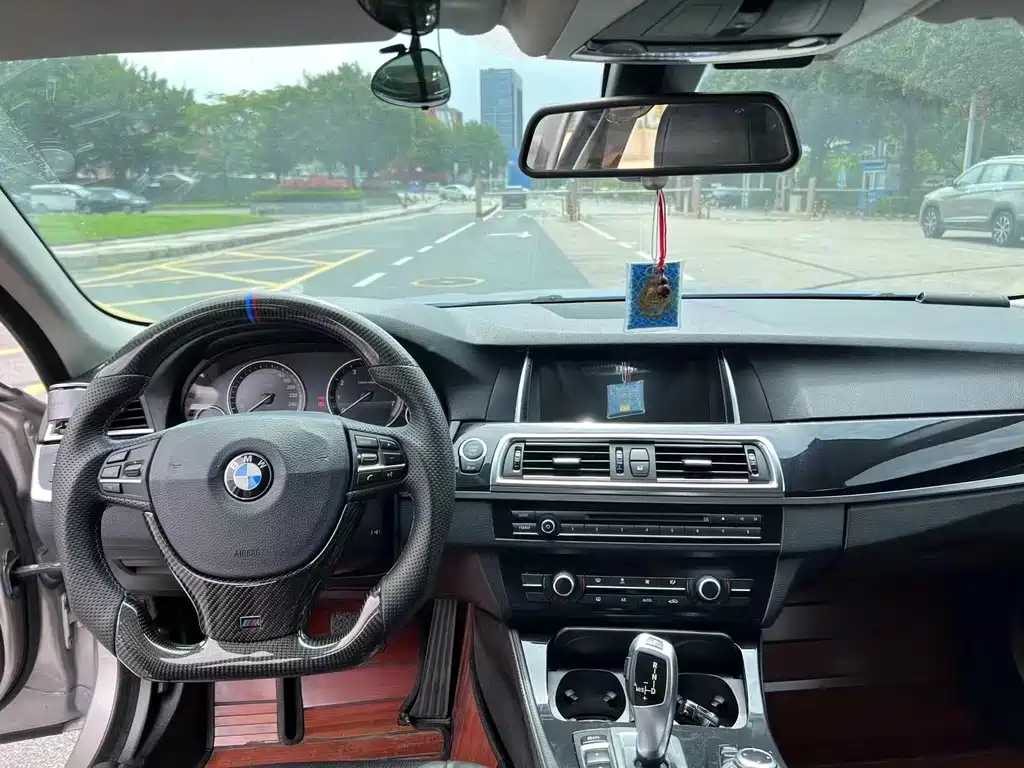 BMW 5 Series 2015 — фото 3