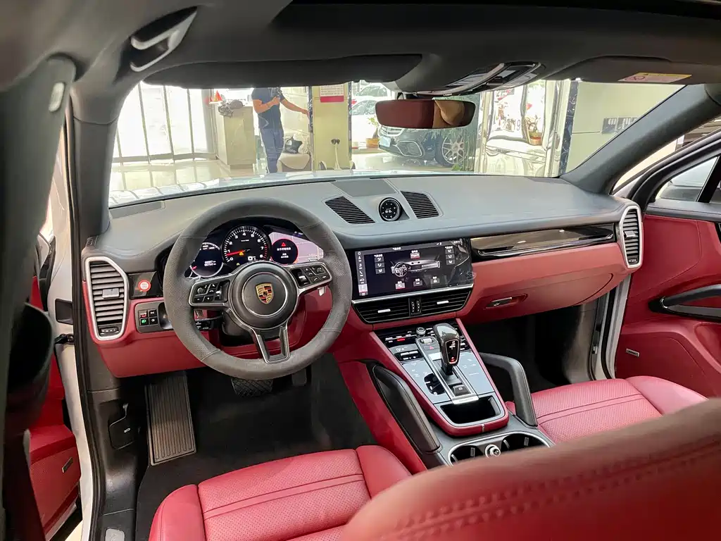 Porsche Cayenne 2019 — фото 19