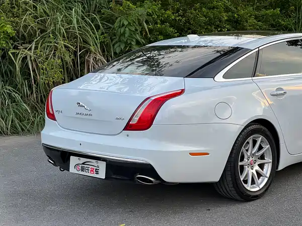Jaguar XJ 2016