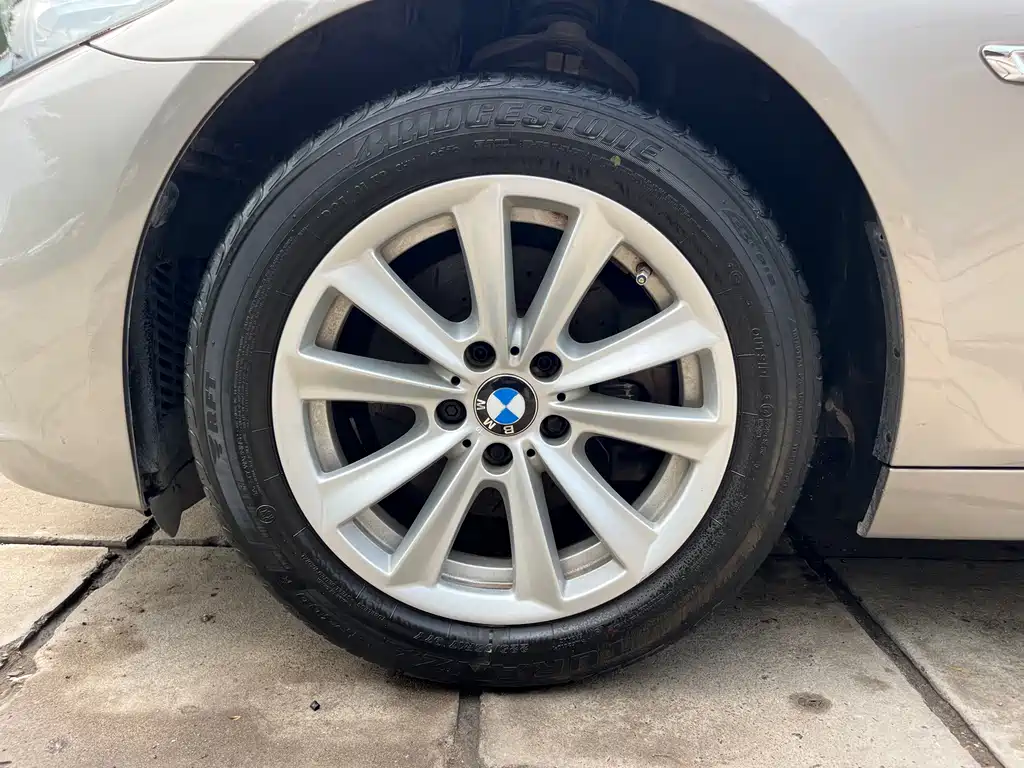 BMW 5 Series 2016 — фото 28