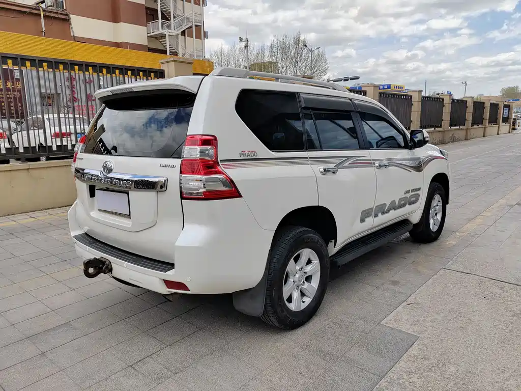 Toyota Prado 2016 — фото 9
