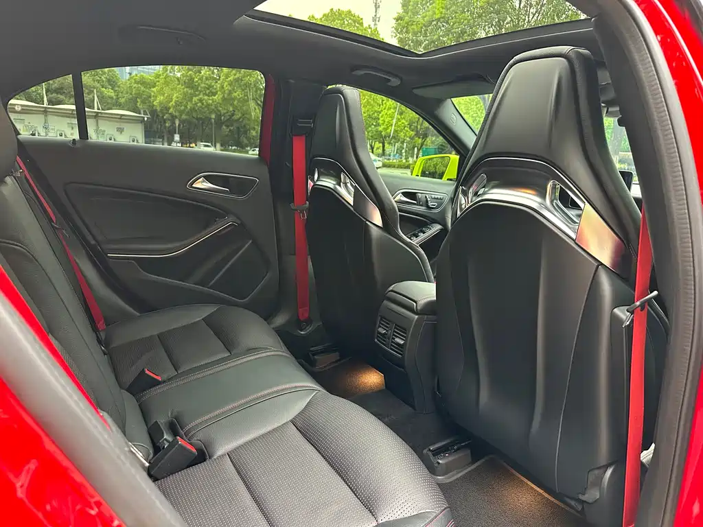 Mercedes-Benz A-Class AMG 2018 — фото 18