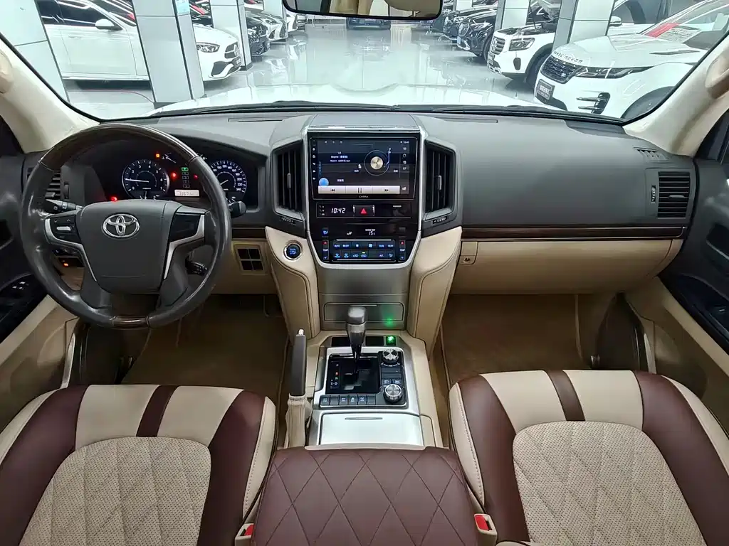 Toyota Land Cruiser 2019 — фото 6