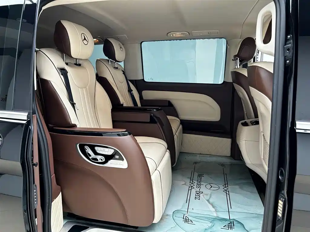 Mercedes-Benz Vito 2023 — фото 12