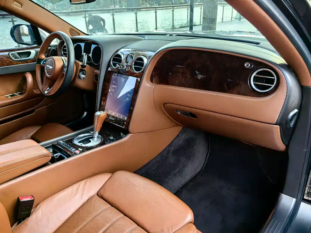 Bentley Flying Spur 2010 — фото 7