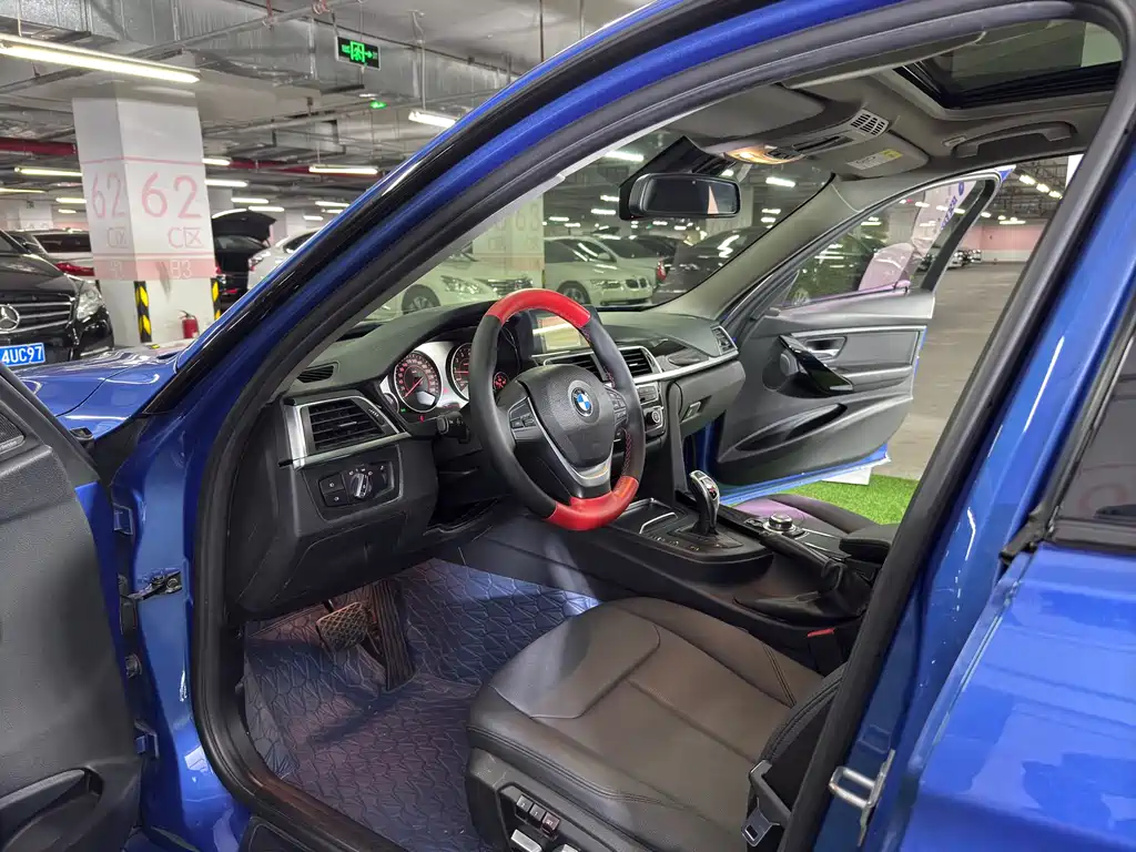 BMW 3 Series 2019 — фото 10