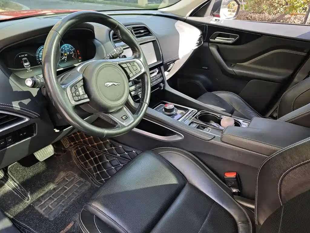 Jaguar F-PACE 2017 — фото 13