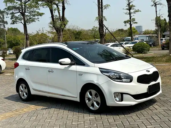 Kia Jiale 2015