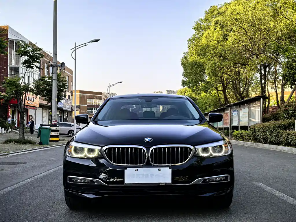BMW 5 Series 2018 — фото 2