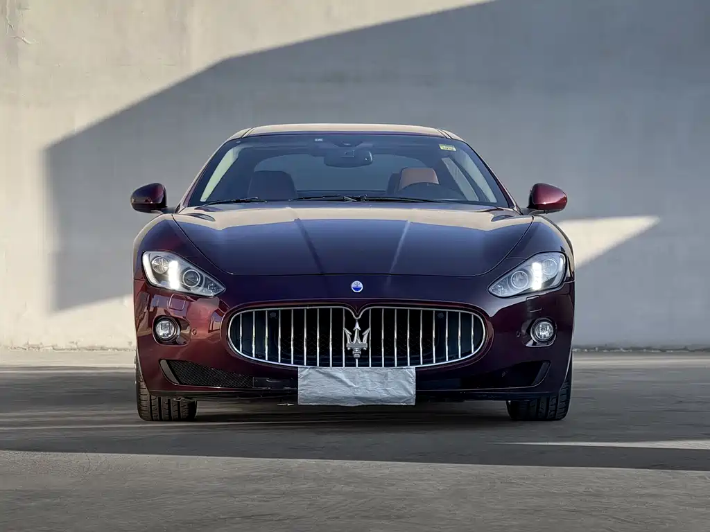 Maserati GranTurismo 2018 — фото 2