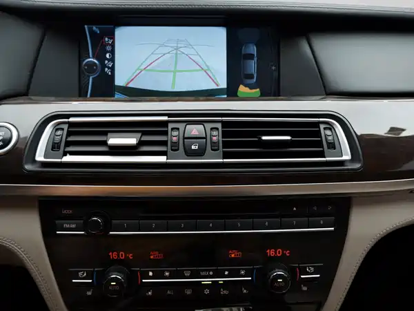 BMW 7 Series 2010