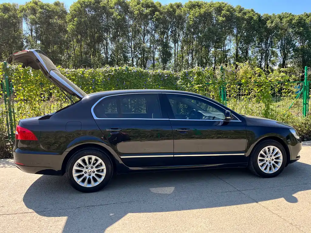 Skoda Superb 2015 — фото 8