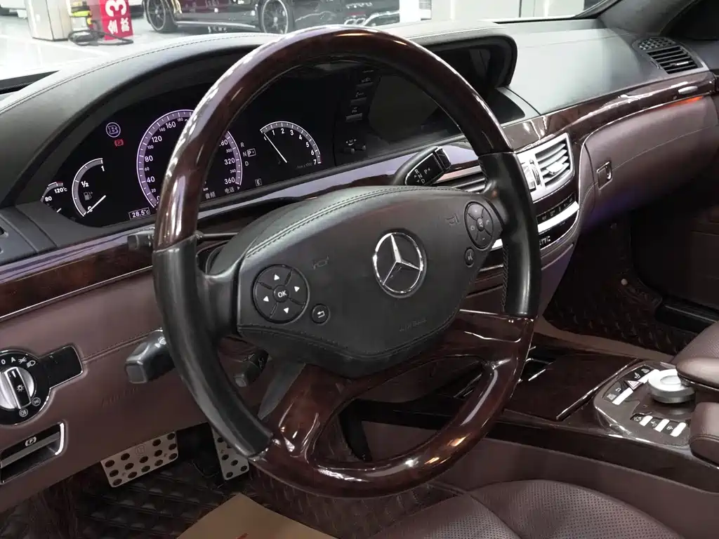 Mercedes-Benz G-Class 2016 — фото 17