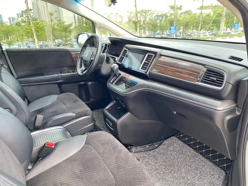 Honda Elysion 2019 — фото 14