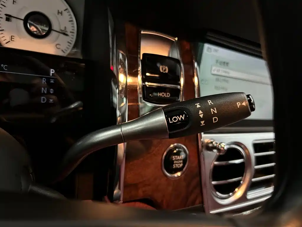Rolls-Royce Ghost 2014 — фото 16