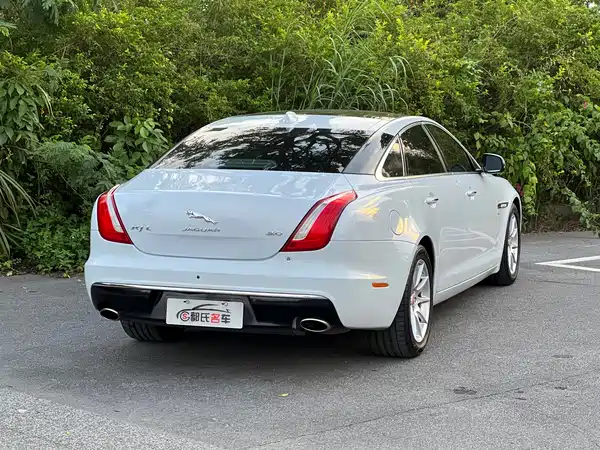 Jaguar XJ 2016