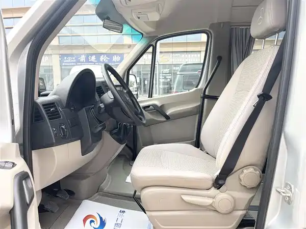 Mercedes-Benz Sprinter 2012