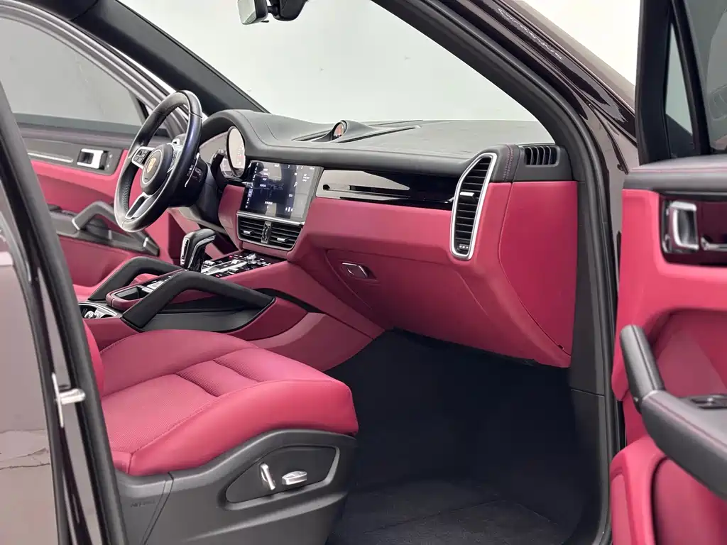 Porsche Cayenne 2019 — фото 10