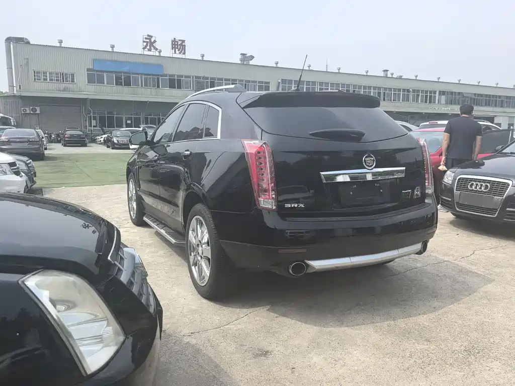 Cadillac SRX 2012 — фото 14