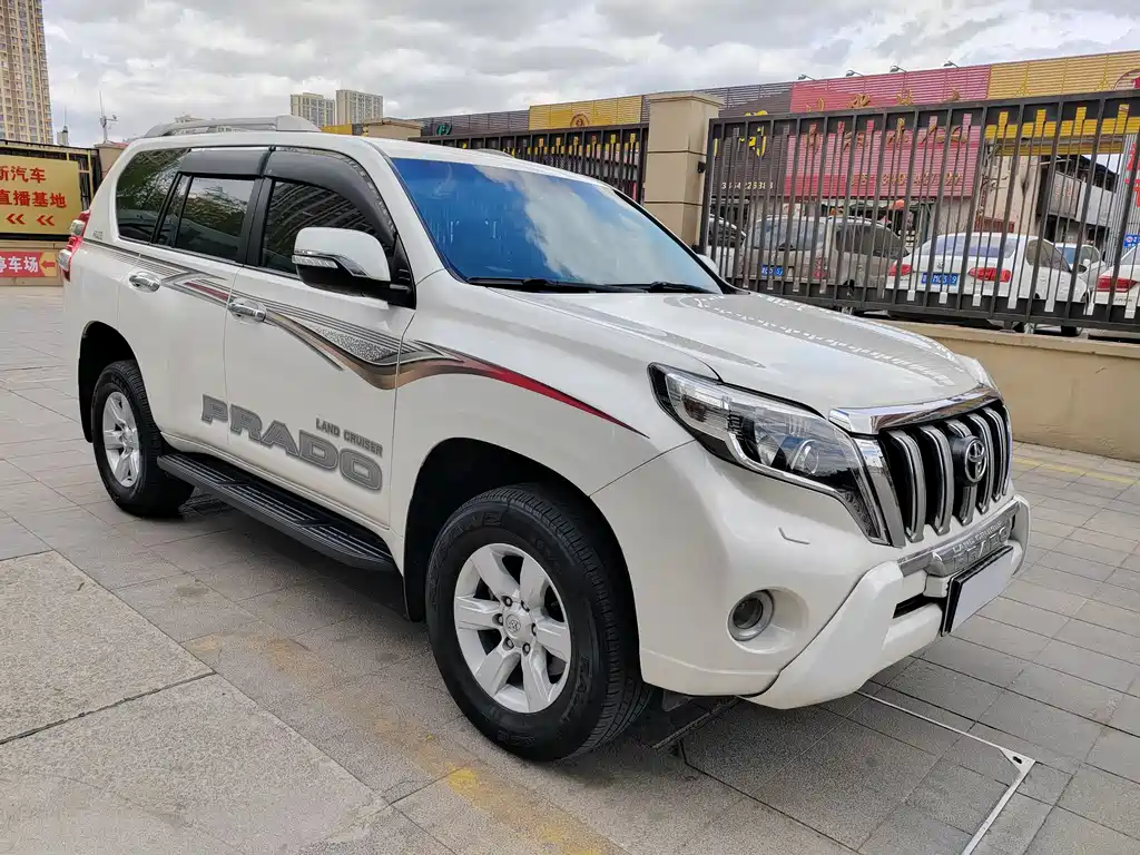 Toyota Prado 2016 — фото 3