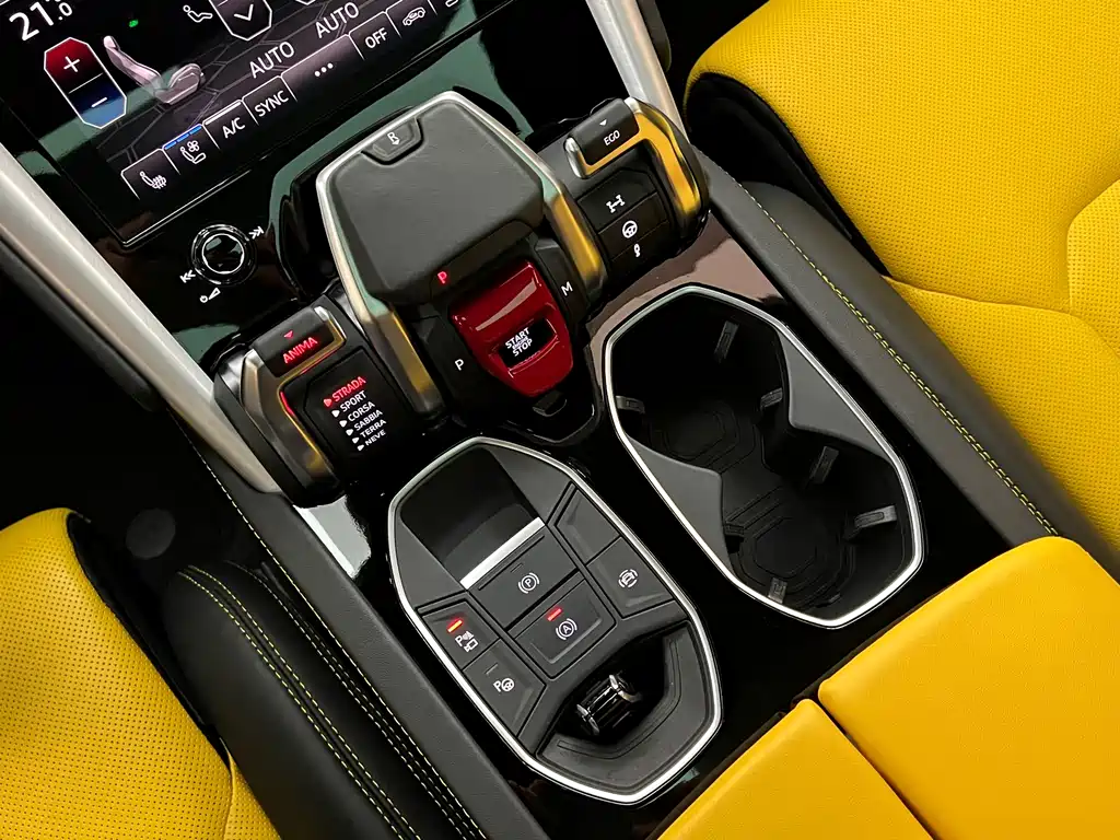 Lamborghini Urus 2023 — фото 15