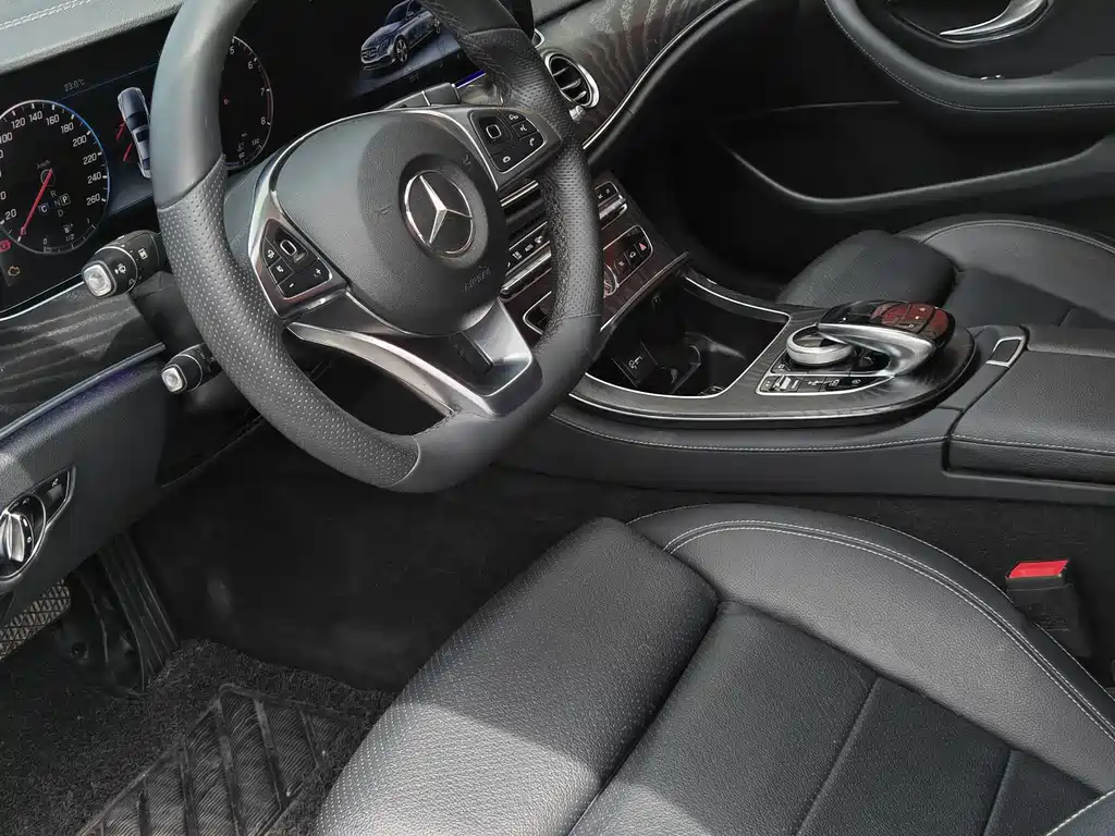 Mercedes-Benz E-Class 2018 — фото 13