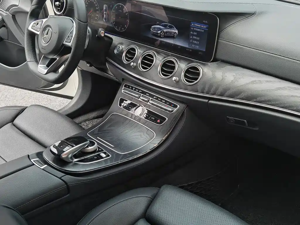 Mercedes-Benz E-Class 2018 — фото 16
