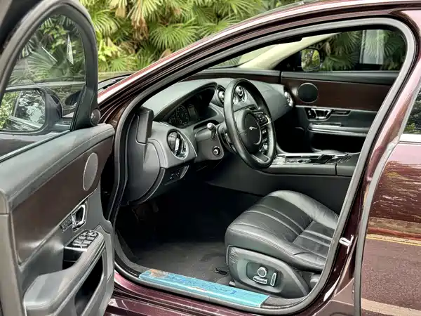 Jaguar XJ 2016
