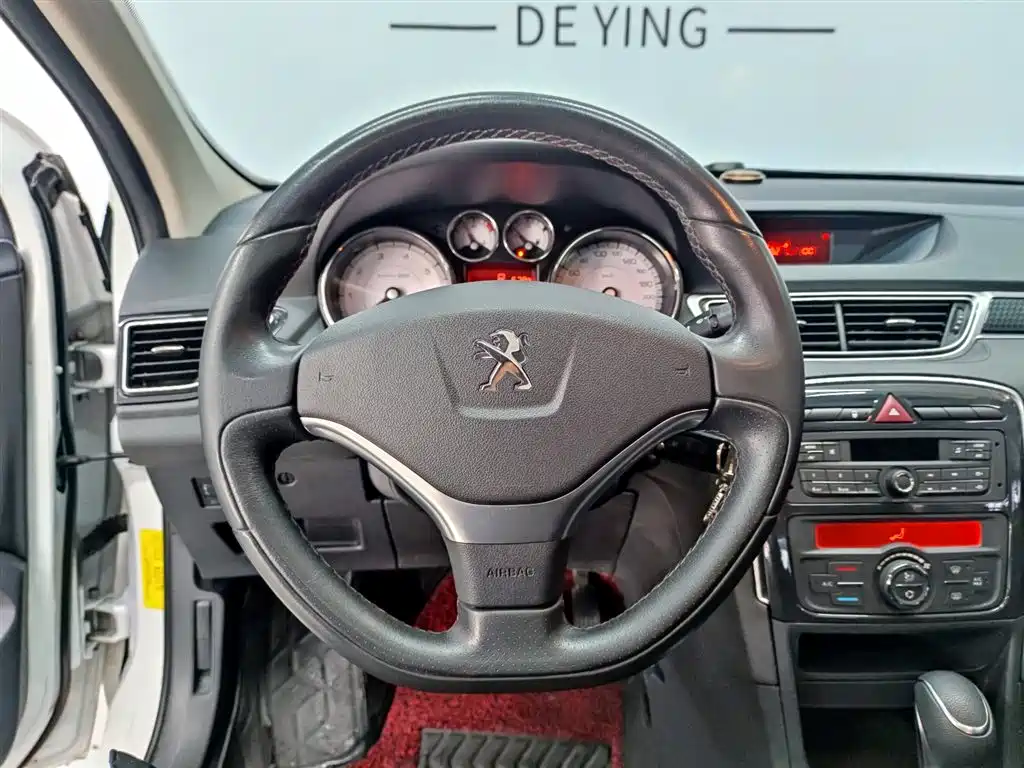 Peugeot 308 2016 — фото 12
