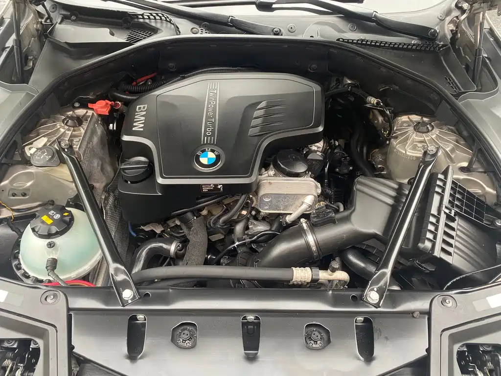 BMW 5 Series 2013 — фото 24