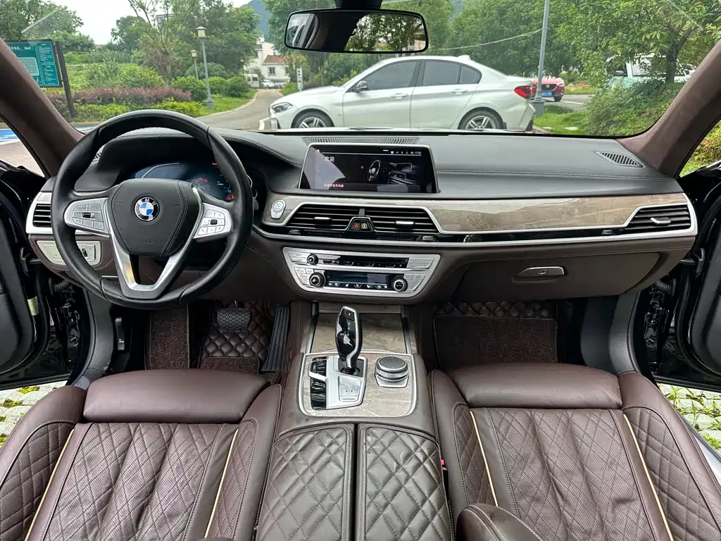 BMW 7 Series 2021 — фото 9