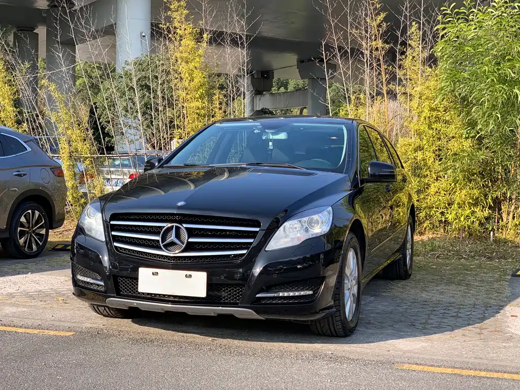 Mercedes-Benz R-Class 2016 — фото 1