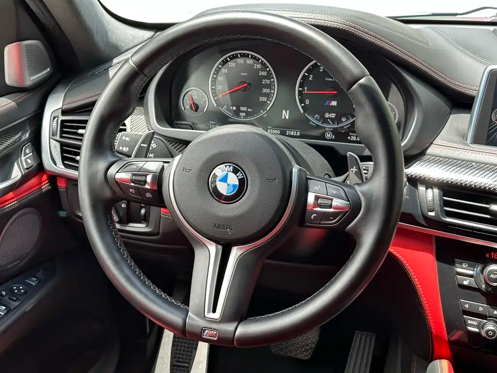 BMW X6 M 2017 — фото 17