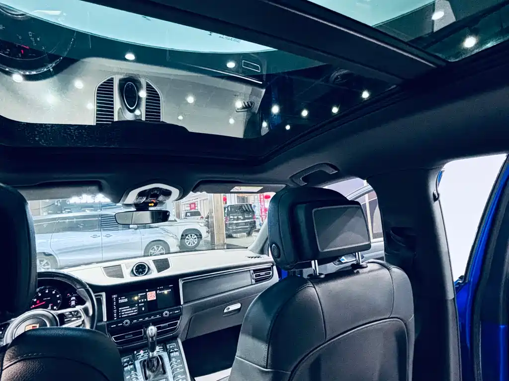 Porsche Macan 2019 — фото 11