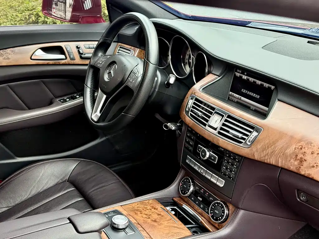 Mercedes-Benz CLS 2013 — фото 10