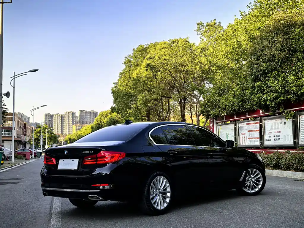 BMW 5 Series 2018 — фото 5