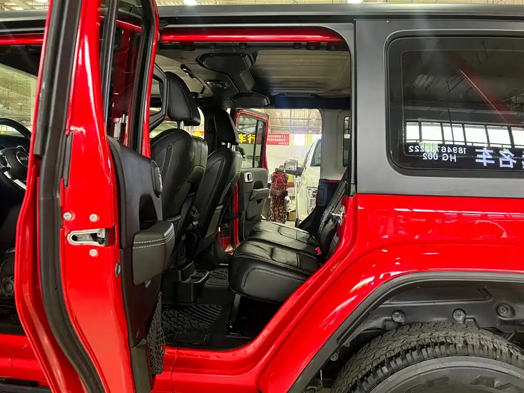 Jeep Wrangler 2019 — фото 12