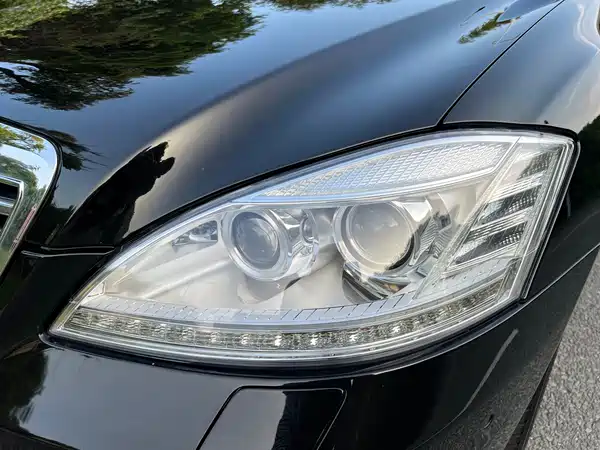 Mercedes-Benz S-Class 2010