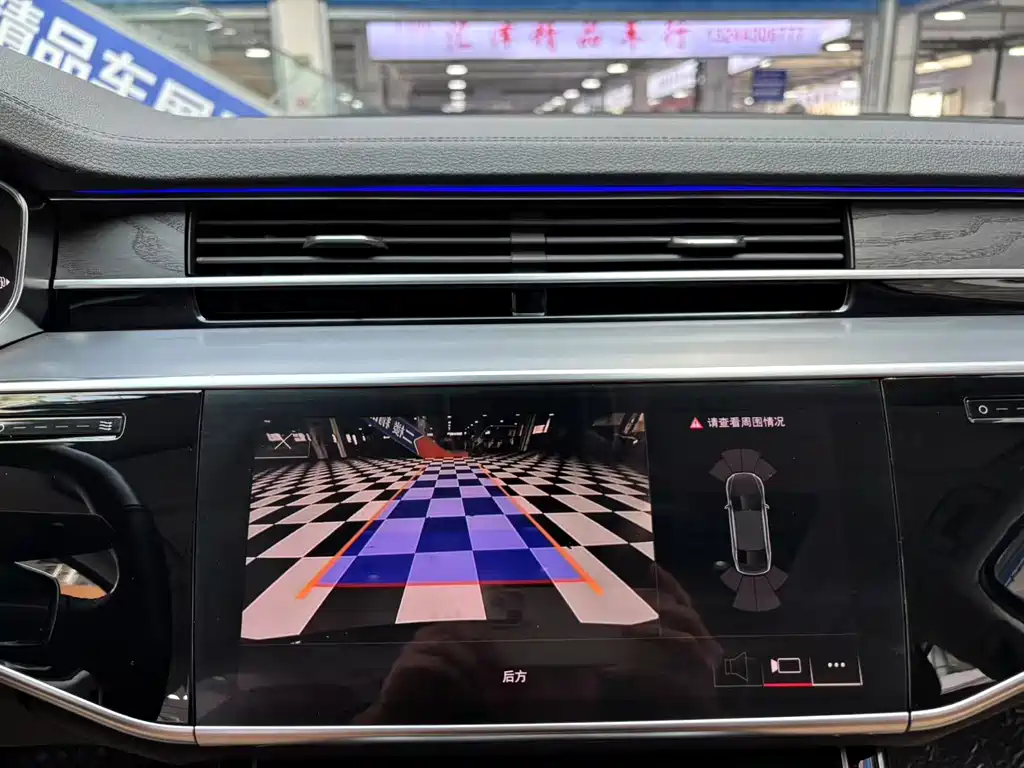 Audi A8 2021 — фото 10