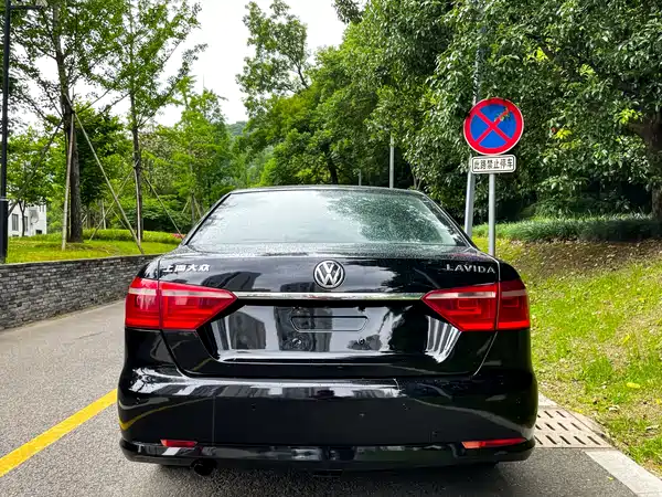 Volkswagen Lavida 2013