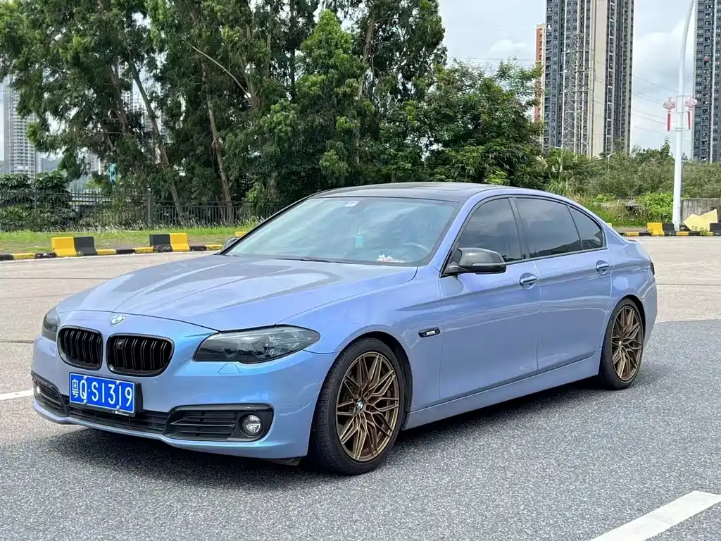 BMW 5 Series 2015 — фото 1