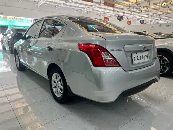 Nissan Sunny 2015